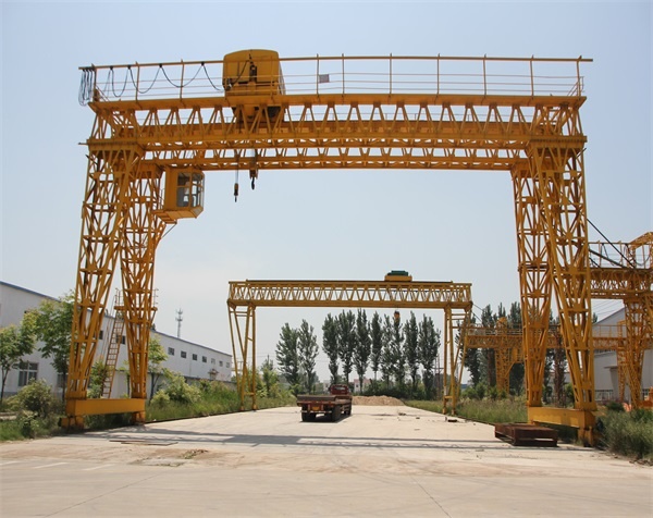 双主梁门式起重机