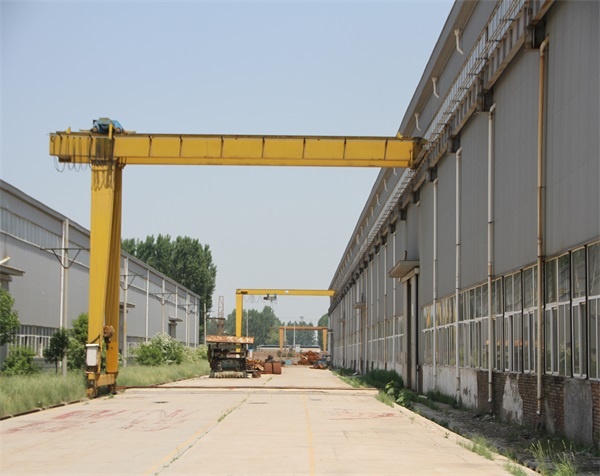 双主梁半门式起重机